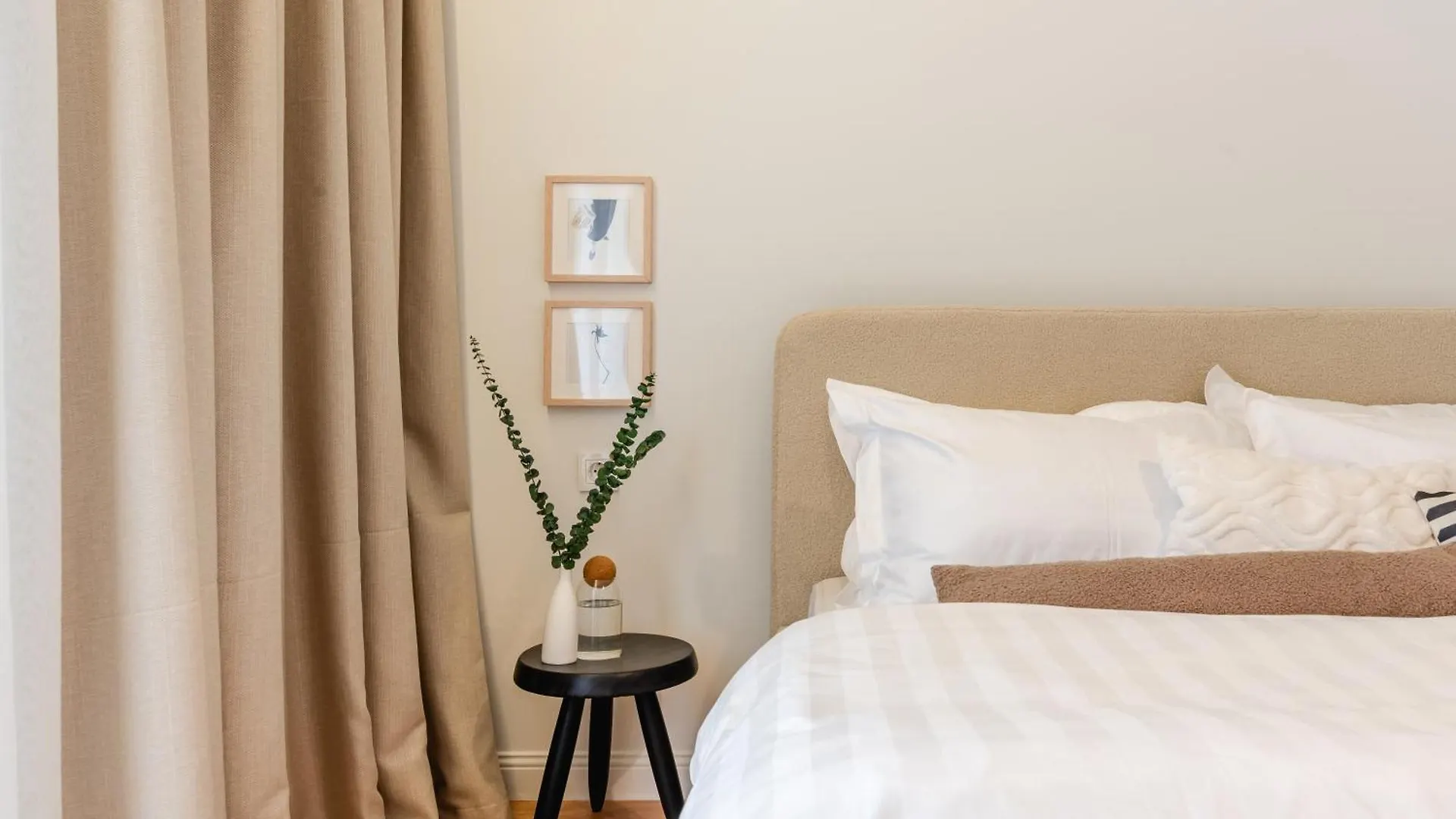 Светлые И Уютные Апартаменты В Центре Алматы Apartment