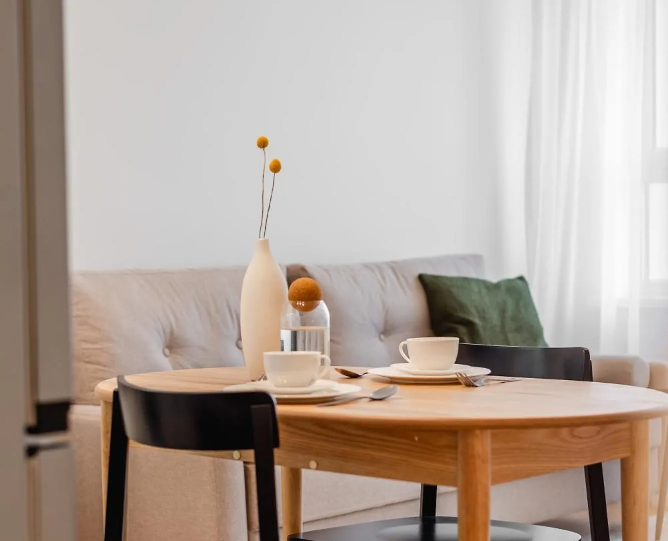 Светлые И Уютные Апартаменты В Центре Алматы Apartment Almaty