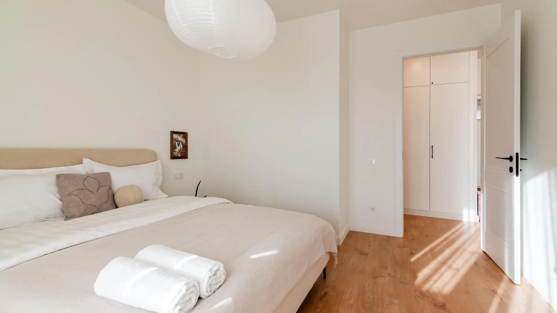 Светлые И Уютные Апартаменты В Центре Алматы Apartment