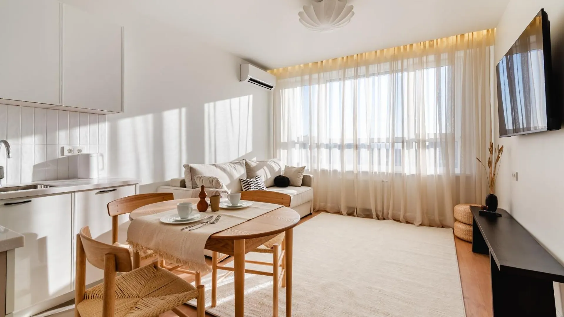 Apartment Светлые И Уютные Апартаменты В Центре Алматы