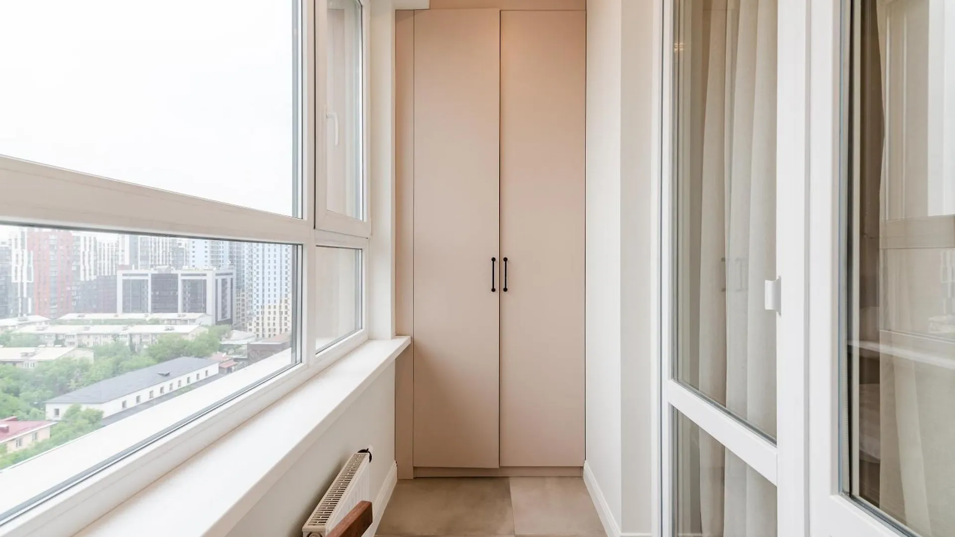 Светлые И Уютные Апартаменты В Центре Алматы Apartment Almaty