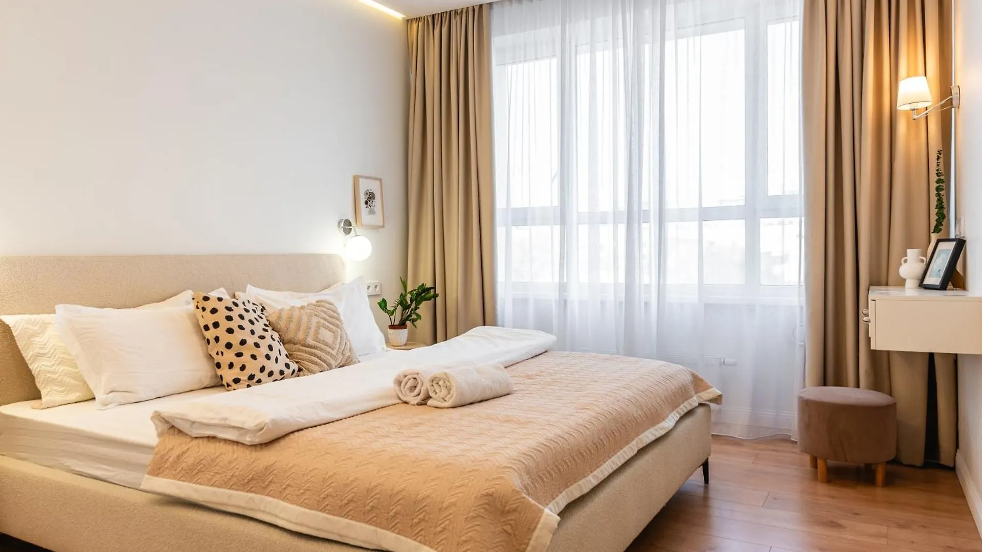 Светлые И Уютные Апартаменты В Центре Алматы Apartment Almaty